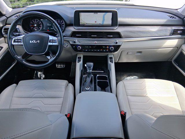 Photo of 2022 Glacial White Pearl Kia Telluride