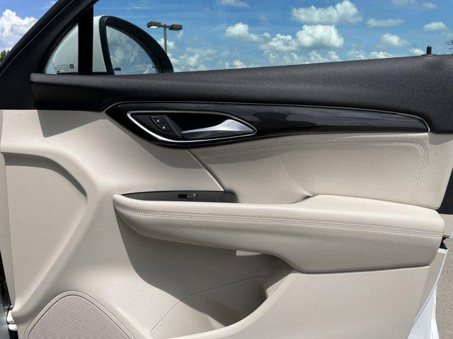Photo of 2021 Summit White Buick Envision
