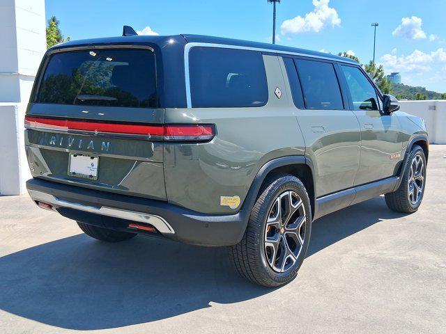 Photo of 2022 Launch Green Rivian R1S