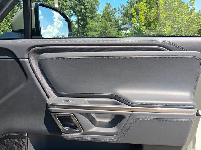 Photo of 2022 Launch Green Rivian R1S