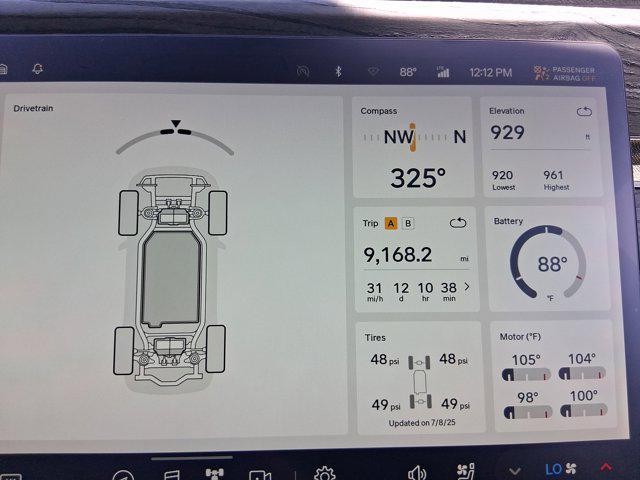 Photo of 2022 Launch Green Rivian R1S