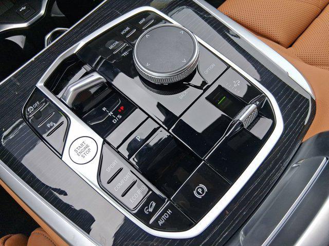 Photo of 2026 Carbon Black Metallic BMW X7