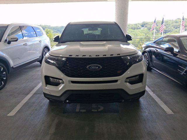 Photo of 2022 Star White Metallic Tri-Coat Ford Explorer
