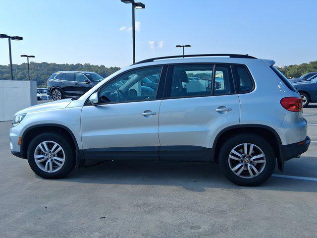 Photo of 2017 Pepper Gray Metallic Volkswagen Tiguan