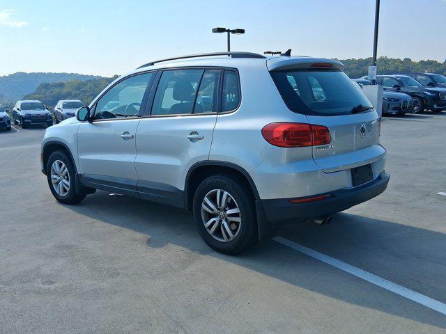 Photo of 2017 Pepper Gray Metallic Volkswagen Tiguan