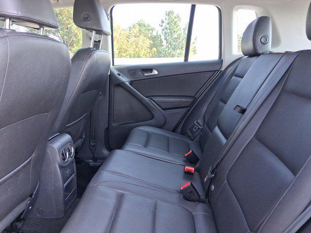 Photo of 2017 Pepper Gray Metallic Volkswagen Tiguan