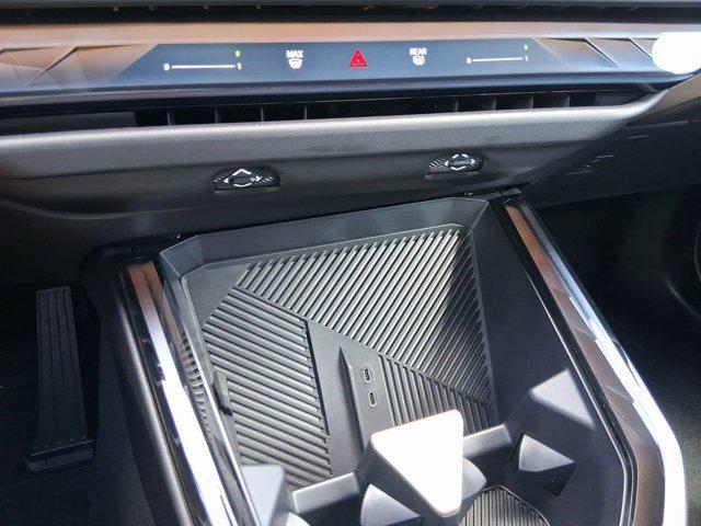 Photo of 2025 Mineral White Metallic BMW X3