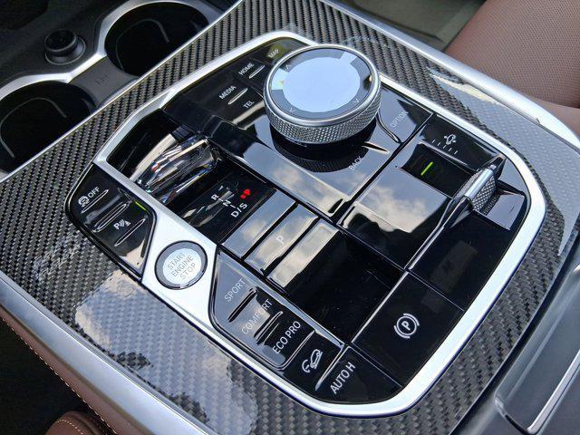Photo of 2026 Skyscraper Grey Metallic BMW X7