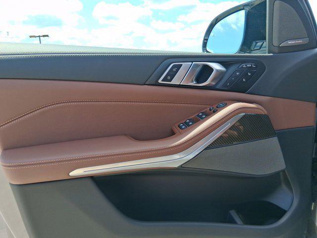 Photo of 2026 Skyscraper Grey Metallic BMW X7