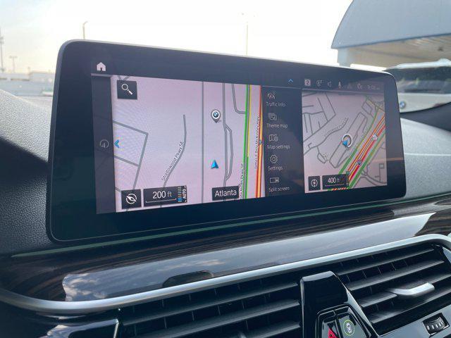 Photo of 2022 Alpine White BMW 530e