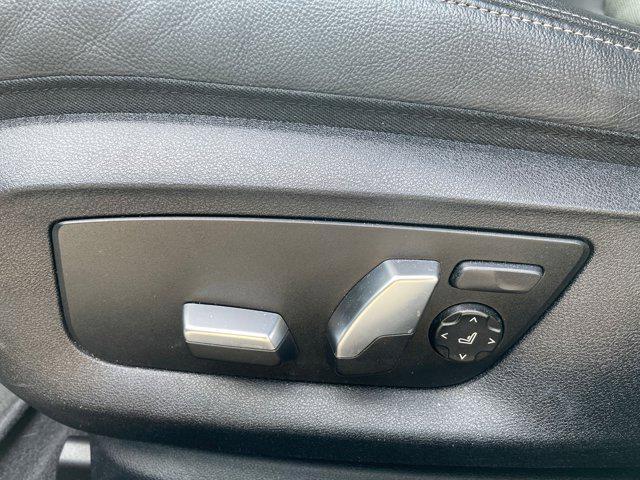 Photo of 2022 Alpine White BMW 530e