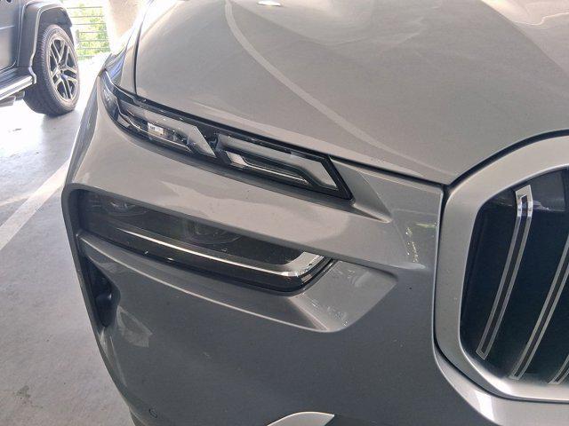 Photo of 2024 Skyscraper Grey Metallic BMW X7