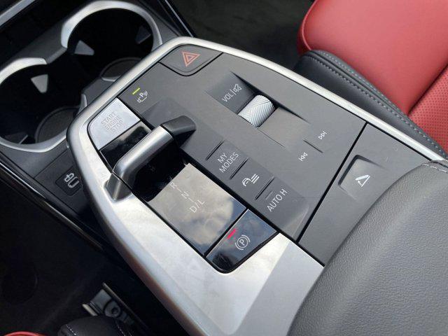 Photo of 2025 Mineral White Metallic BMW X1