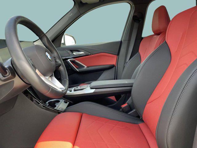 Photo of 2025 Mineral White Metallic BMW X1
