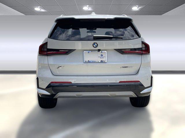 Photo of 2025 Mineral White Metallic BMW X1
