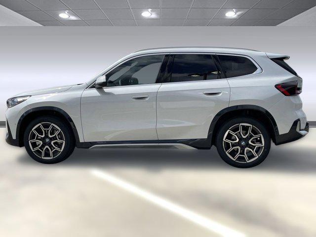 Photo of 2025 Mineral White Metallic BMW X1