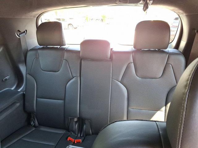 Photo of 2023 Glacial White Pearl Kia Telluride