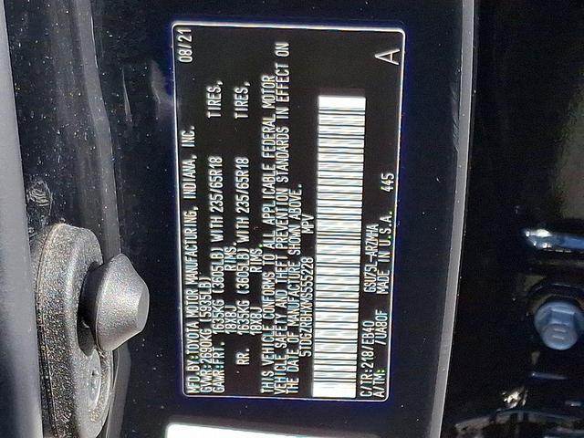 Photo of 2021 Midnight Black Metallic Toyota Highlander