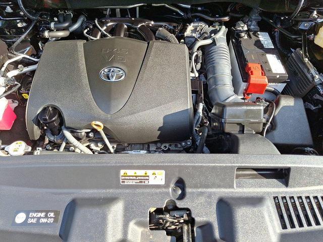 Photo of 2021 Midnight Black Metallic Toyota Highlander