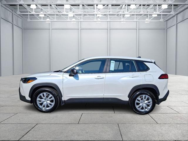 Photo of 2022 Pearl Toyota Corolla Cross