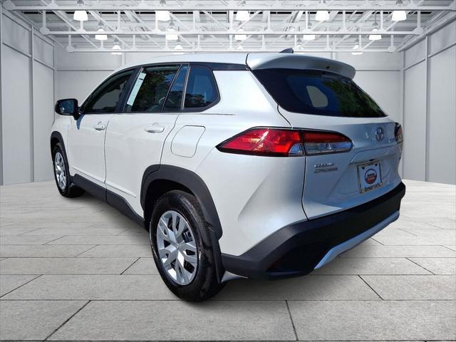 Photo of 2022 Pearl Toyota Corolla Cross