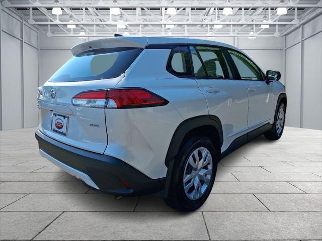 Photo of 2022 Pearl Toyota Corolla Cross