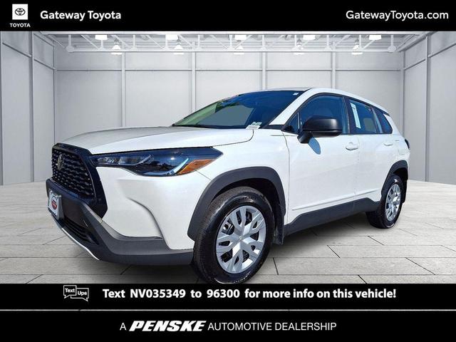 Photo of 2022 Pearl Toyota Corolla Cross