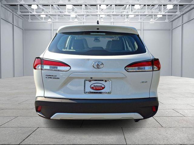 Photo of 2022 Pearl Toyota Corolla Cross