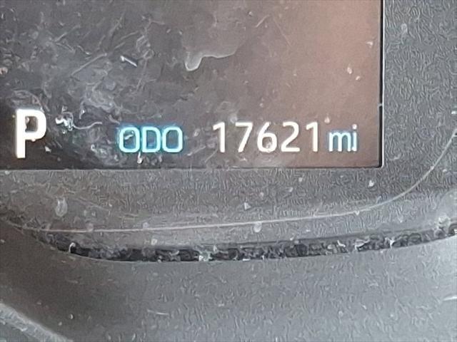 Photo of 2022 Pearl Toyota Corolla Cross