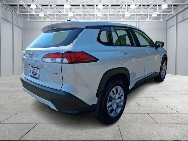 Photo of 2022 Pearl Toyota Corolla Cross