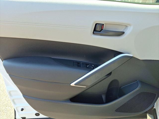 Photo of 2022 Pearl Toyota Corolla Cross