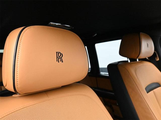 Photo of 2021 Black Rolls-Royce Cullinan