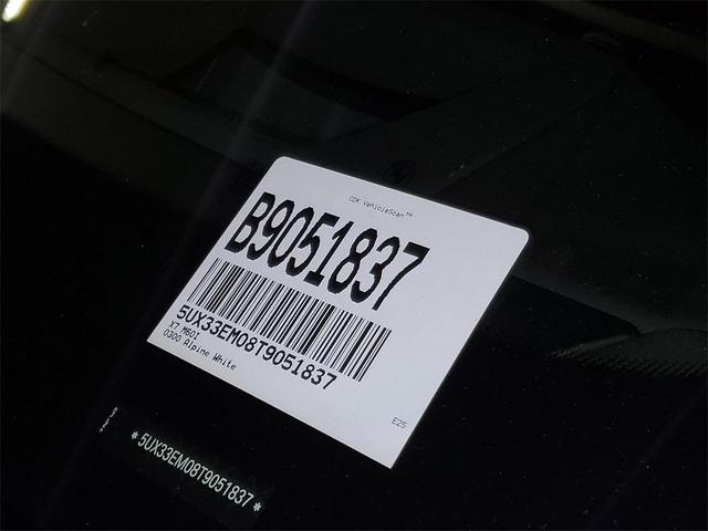 Photo of 2026 Alpine White BMW X7