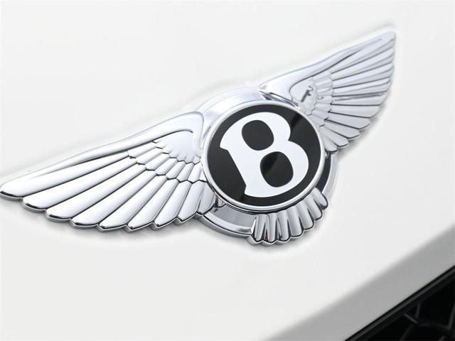 Photo of 2024 White Bentley Continental GT