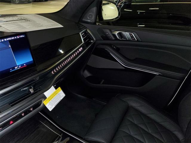 Photo of 2026 Alpine White BMW X7