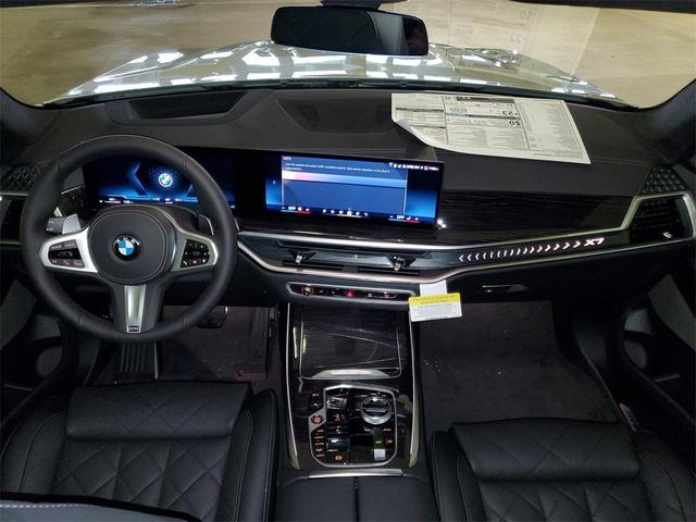 Photo of 2026 Alpine White BMW X7