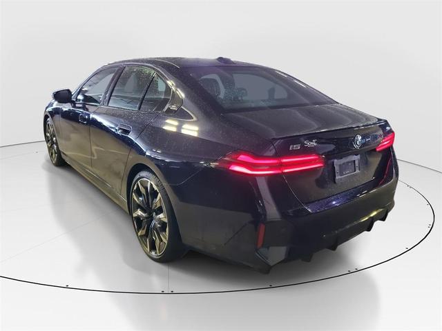 Photo of 2024 Carbon Black Metallic BMW i5
