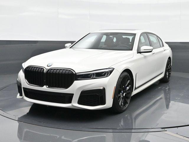 2022 BMW 740