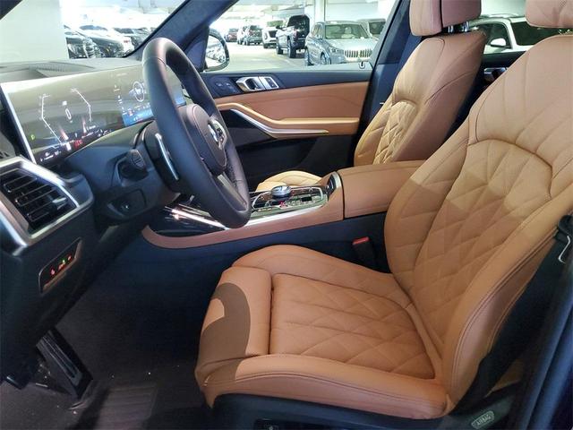 Photo of 2026 Tanzanite Blue II Metallic BMW X7