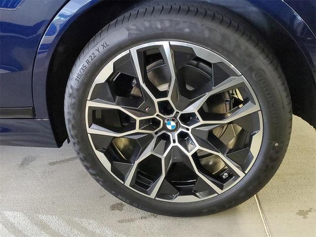 Photo of 2026 Tanzanite Blue II Metallic BMW X7