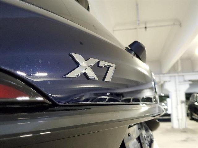 Photo of 2026 Tanzanite Blue II Metallic BMW X7