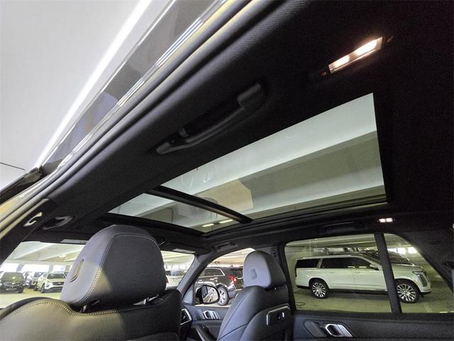 Photo of 2026 Black Sapphire Metallic BMW X5
