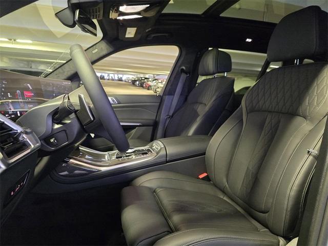 Photo of 2026 Alpine White BMW X7