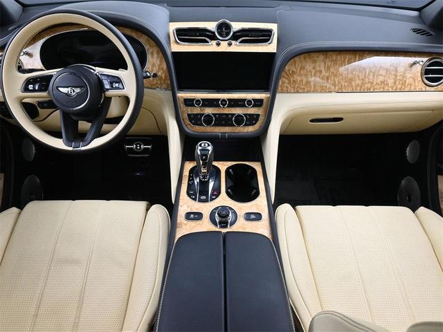 Photo of 2022 Black Bentley Bentayga