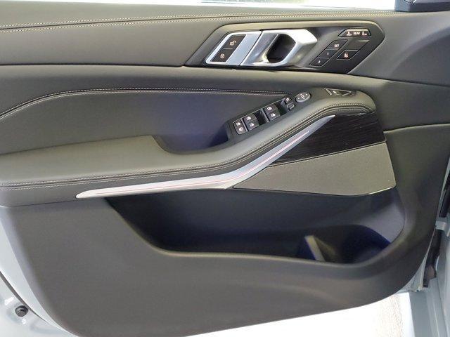 Photo of 2026 Brooklyn Gray Metallic BMW X7
