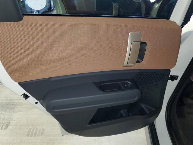 Photo of 2026 White Metallic MINI Countryman
