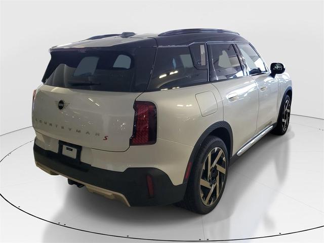 Photo of 2026 White Metallic MINI Countryman