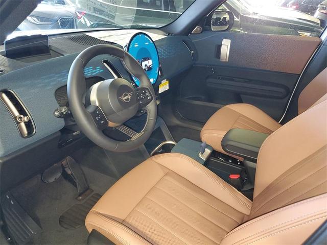 Photo of 2026 White Metallic MINI Countryman