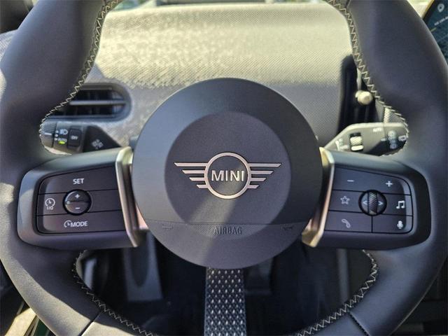 Photo of 2025 British Racing Green IV Metallic MINI Hardtop