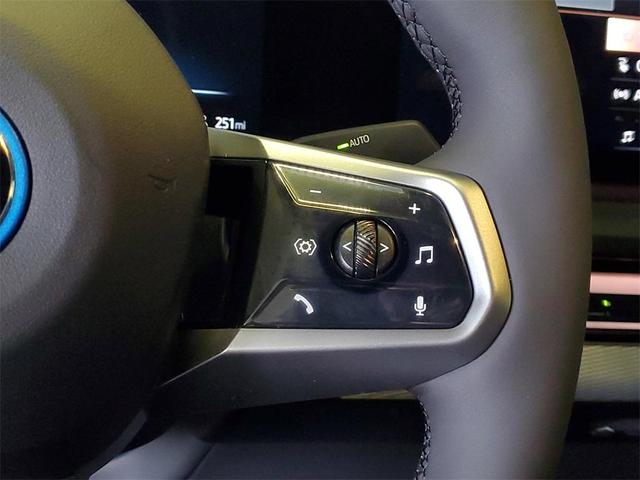 Photo of 2026 Alpine White BMW i5